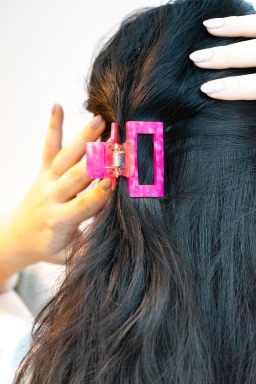 Carly Hair Claw - Hot Pink
