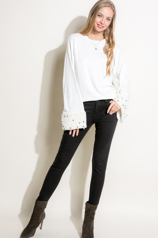 FAUX FUR PEARLS SWEATSHIRT